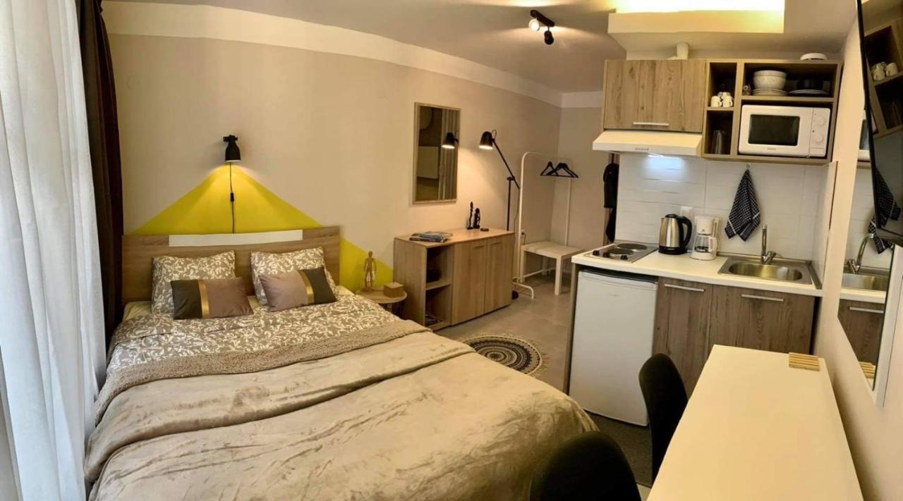 Center Deluxe Studio Салоники Экстерьер фото